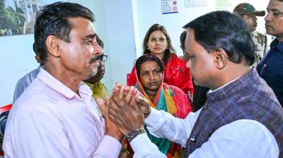 Odisha, Balasore Student Who Self-Immolated Dies, Why did she take the extreme step? (Image Courtesy: The Hindu) (In the image, Chief Minister of Odisha Mohan Charan Majhi meets the parents and family members)