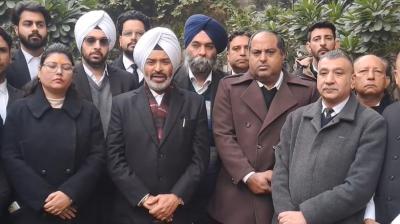 The legal community, the Ludhina court later today, held a press conference and demanded that the security arrangements of the court be strengthened.