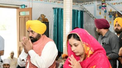 CM Bhagwant Mann with wife Dr Gurpreet Kaur 