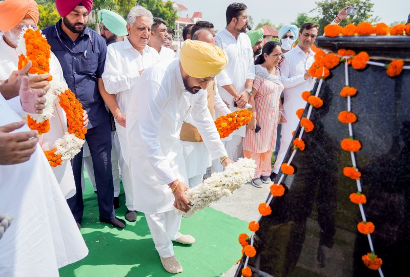 CHARANJIT SINGH CHANNI PAYS TRIBUTE TO SHAHEED BHAGAT SINGH ON HIS BIRTH ANNIVERSARY