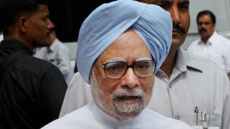 Former prime ministers Manmohan Singh visited Vajpayee at the AIIMS
