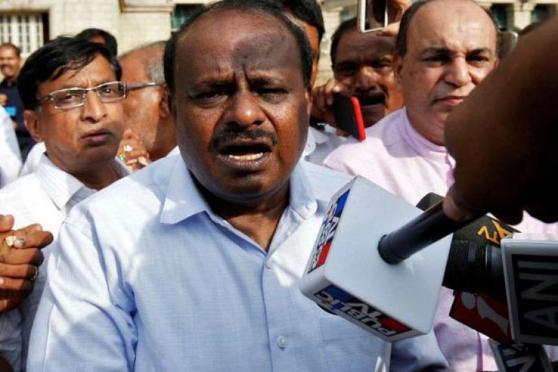 Kumaraswamy steps in to pacify disgruntled Congress MLAs