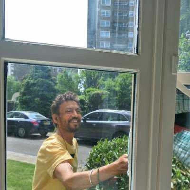 Irrfan changes Twitter display picture