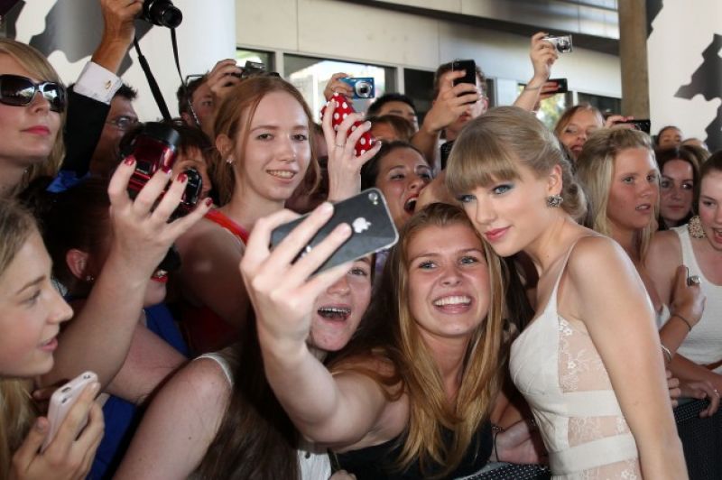 Taylor Swift with fans