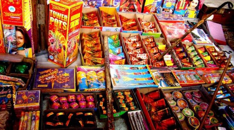 toxicity of the air increased exponentially after burning of crackers