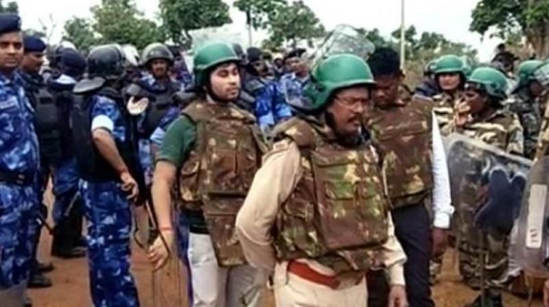 Policemen were kidnapped by the 'Pathalgarhi' supporters