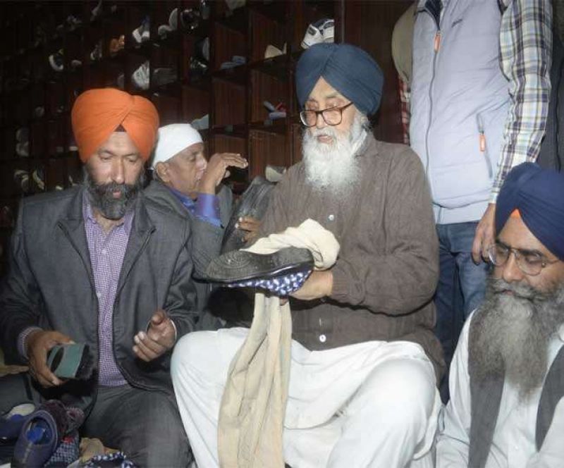 Seeking apology for past mistakes Badal family's biggest ever political drama
