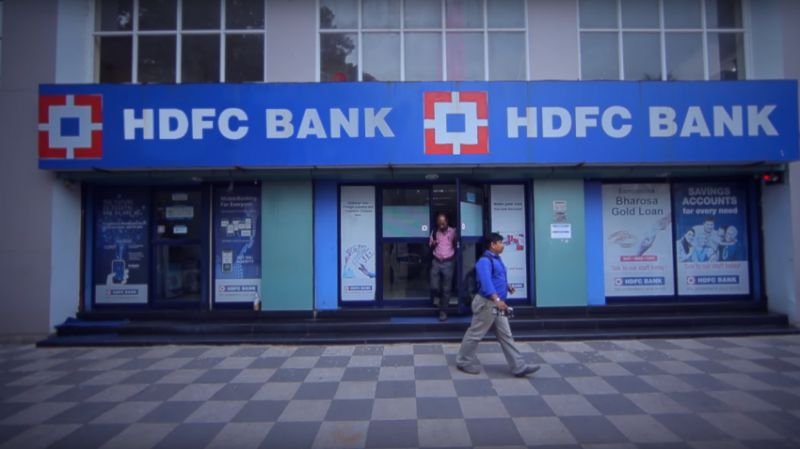 HDFC Ltd and RIL, rising up to 1.77 percent.