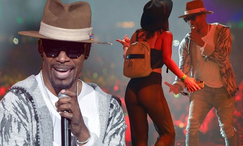 Jamie Foxx makes surprise appearan