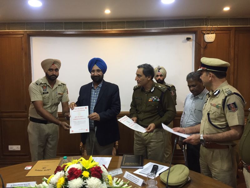 Awards commendation certificates to departmental staff for doing commendable work in recovering prohibited articles inside jails