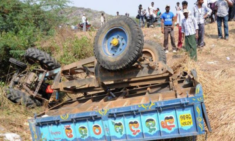 12 killed as tractor-trolley