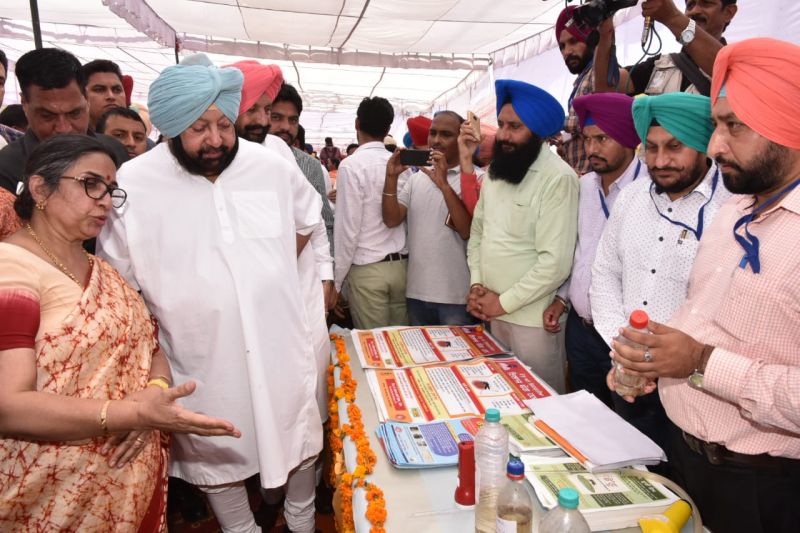 Punjab CM Pays Homage to Mahatma Gandhi