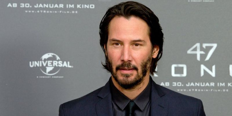 Keanu Reeves recalls shaving his legs for an advt