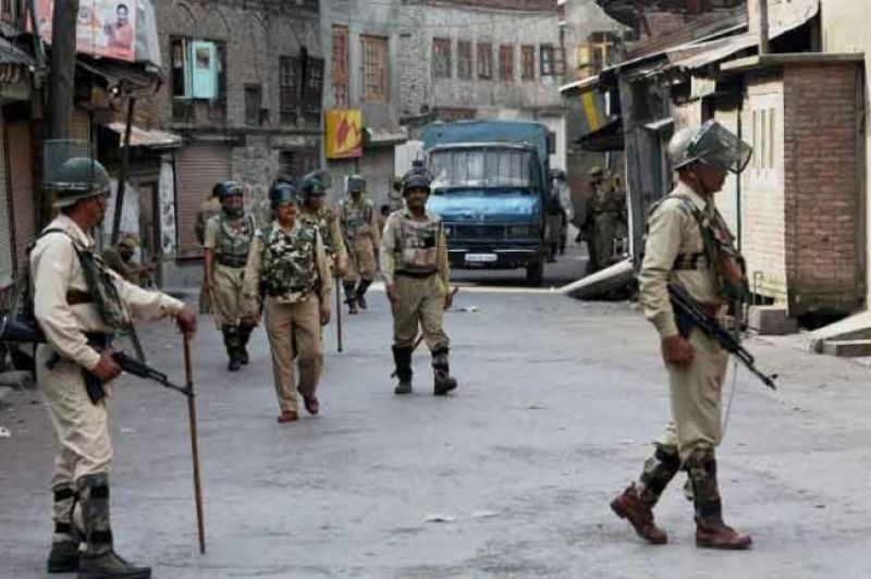 A policeman injured in a militant attack in Kak Sarai area 