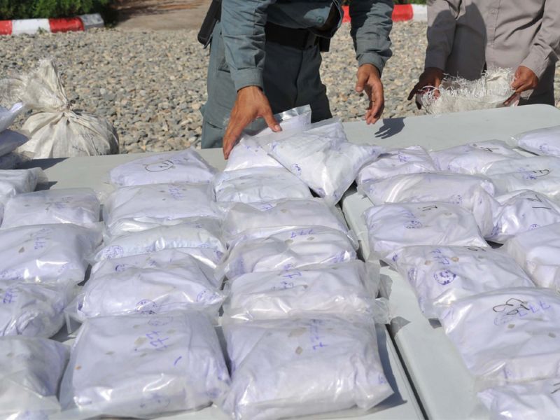 Drug smugglers have been arrested with 10 kg poppy