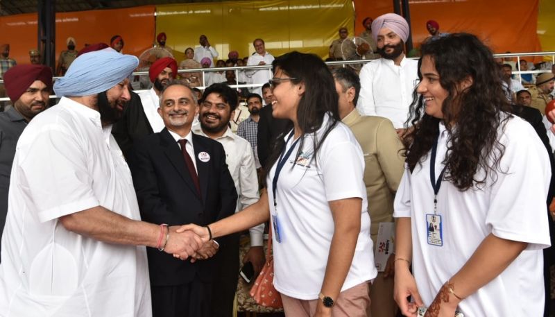 CM of Punjab Captain Amarinder Singh  with others