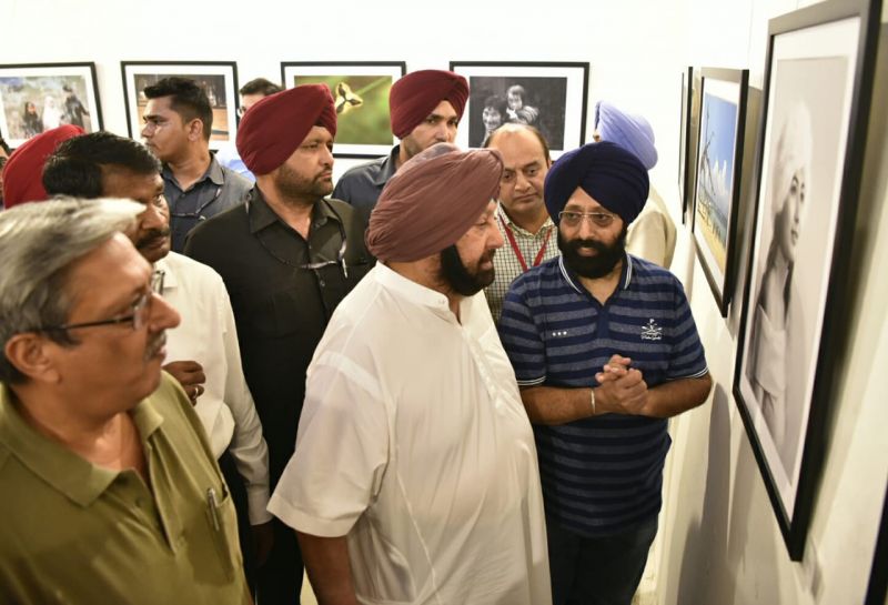 SIDHU HUGGING PAK ARMY CHIEF WAS NOT A NICE GESTURE