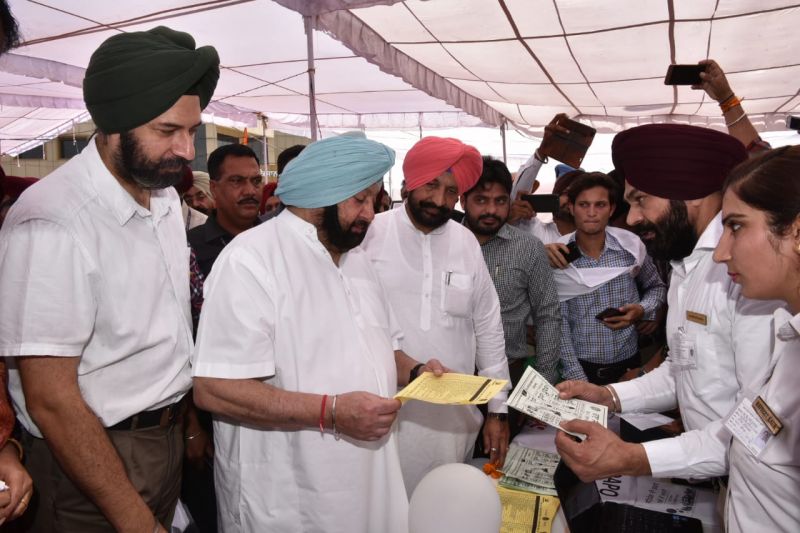 Punjab CM Pays Homage to Mahatma Gandhi