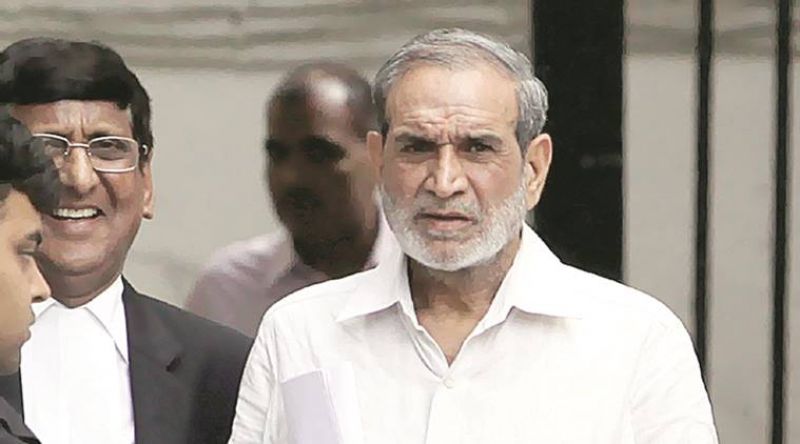 Senior Congress leaders Sajjan Kumar