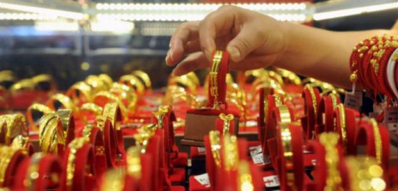 Sluggish demand from local jewelers