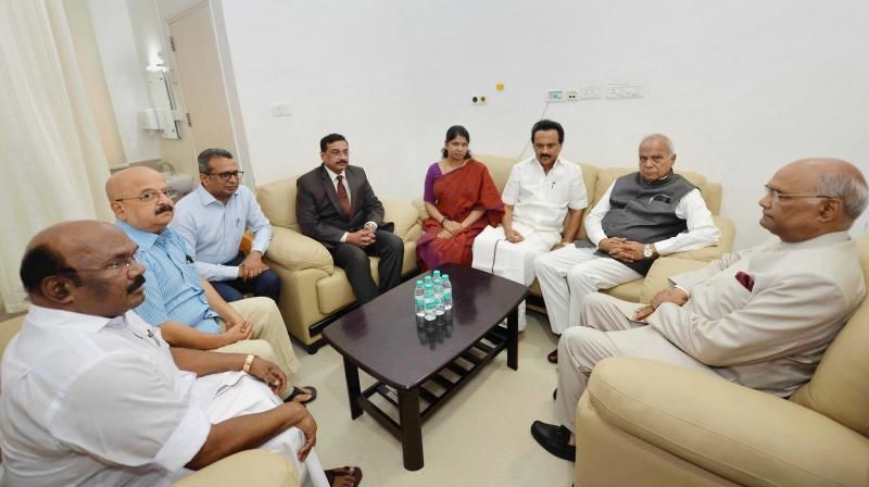 President visits Karunanidhi at hospital
