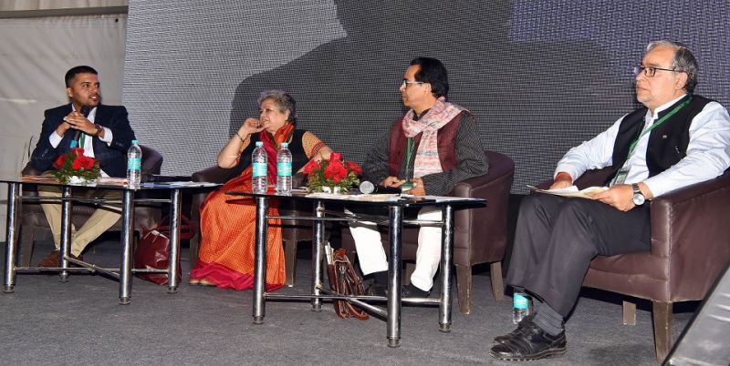 Renowned authors Mrinal Pande & Ashok Chakradhar in the Session of Hindi Poetry