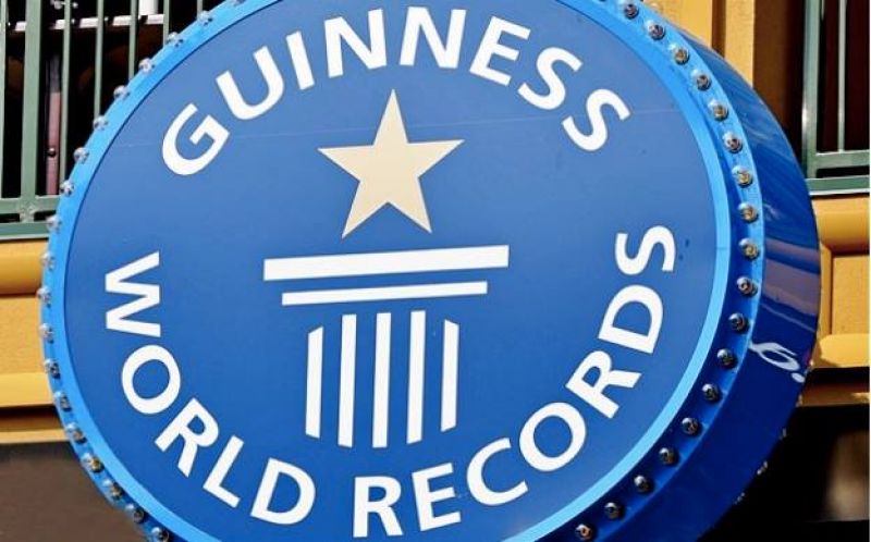 The officials presented the Guinness World Records certificate
