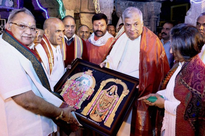Sri Lankan PM offers prayers at Tirumala temple