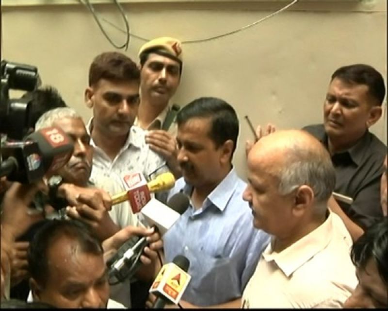 Kejriwal, Sisodia meet Rabea school principal