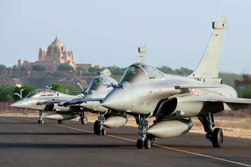 Cong sat on Rafale deal