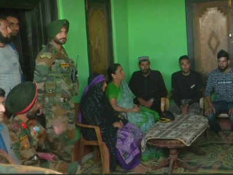 Sitharaman meets martyred jawan's