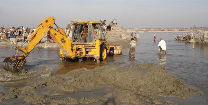 UP CM launches campaign to clean Gomti river