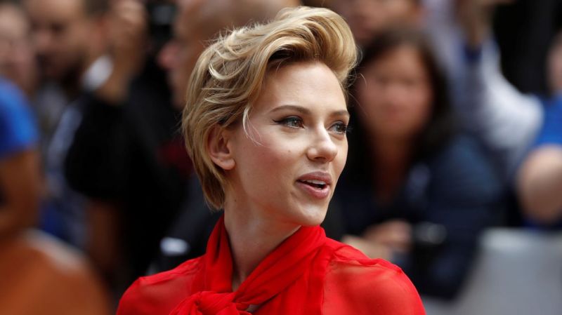 Scarlett Johansson quits trans role after LGBT backlash