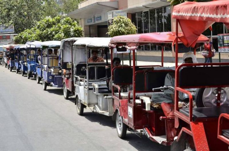 Three killed as truck hits e-rickshaw