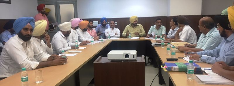 Local Government minister meets representatives of companies
