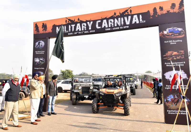 General (Retd.) T P S Waraich flagging off the Car Drive during the Military Carnival
