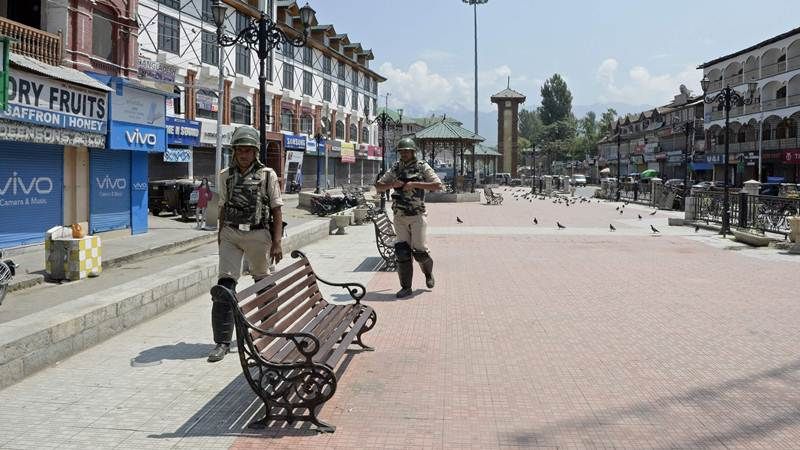 Complete shutdown in Kashmir