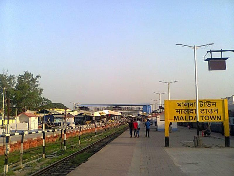 Malda town station 