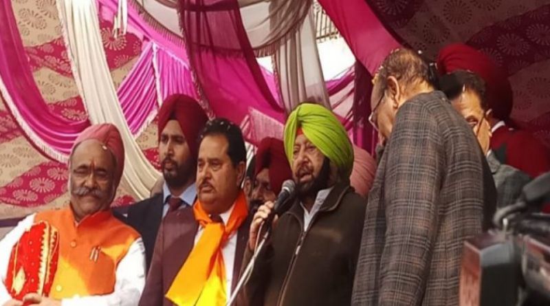 Capt Amarinder at Durgiana Temple