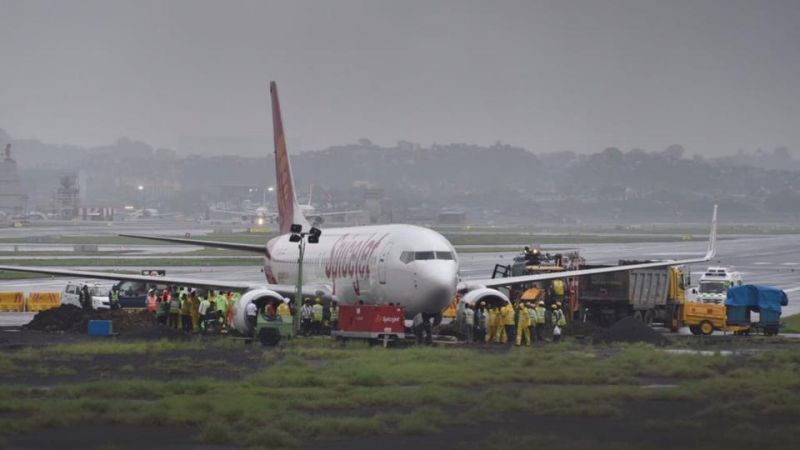 SpiceJet aircraft carrying 183 passengers overshot the runway during landing