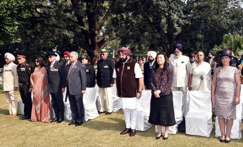 Captain Amarinder Singh, Canadian Consulate General Mia Yen (left) and other dignitaries observing two-minute silence in the memory of fallen soldiers of World War I