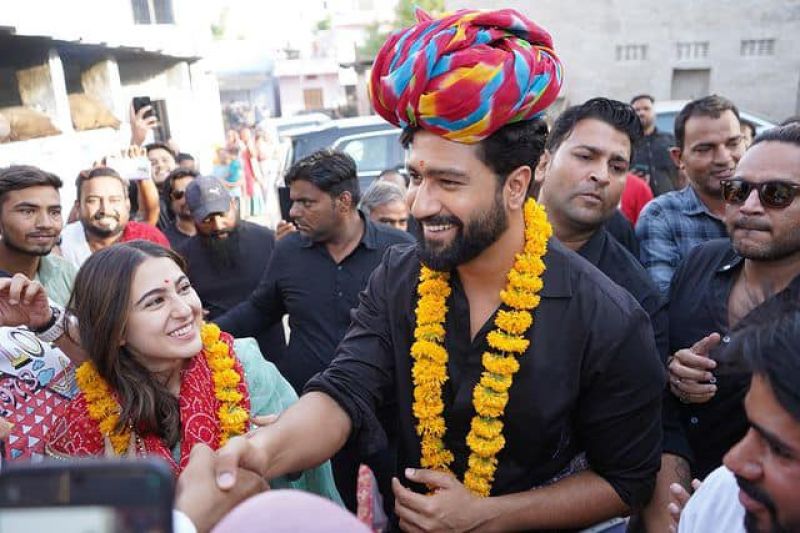 Sara Ali Khan & Vicky Kaushal Meet 'Zara Hatke' Joint Family in Rajasthan which consists of 180 Members ahead of release of their movie 'Zara Hatke Zara Bachke'
