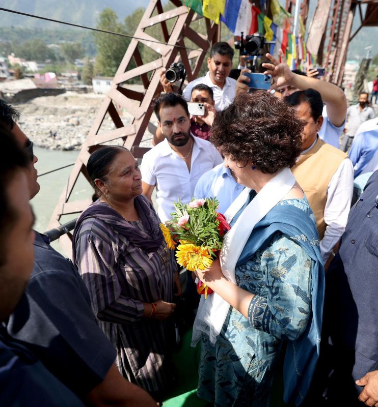 Congress General Secretary Priyanka Gandhi Offers Condolences & Support to Natural Disaster Victims in Kullu