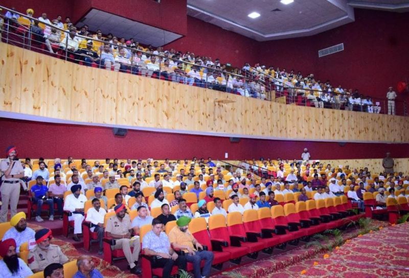 Punjab DGP Gaurav Yadav Held a Meeting with 44 Village Level Rescue Committees in Pathankot. They appealed people to Support in the war against Drugs. 
