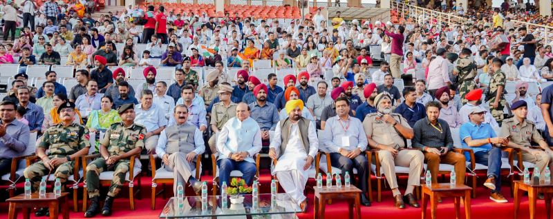 CM Bhagwant Mann, Himachal CM Sukhwinder Sukhu, & Delhi LG Vinai Kumar Saxena Witness Wagga Border Parade in Amritsar 