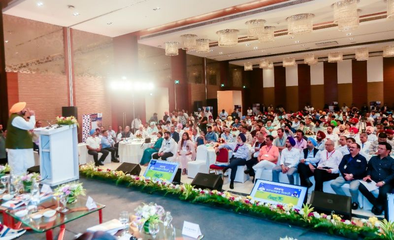 Punjab Chief Minister Bhagwant Mann announces to promote Industrialization in border districts of the state. The First Government-Industrialist Meeting was organized in Amritsar. AAP Convener and Delhi CM Arvind Kejriwal was also present on the occasion.