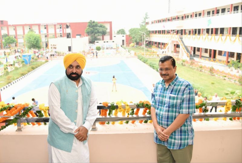 Punjab Chief Minister Bhagwant Mann and AAP's National Convenor, Delhi CM Arvind Kejriwal inaugurated Punjab's first School of Eminence at Chheharta in Amritsar District. Education Minister Harjot Singh Bains was also present on the occasion.
