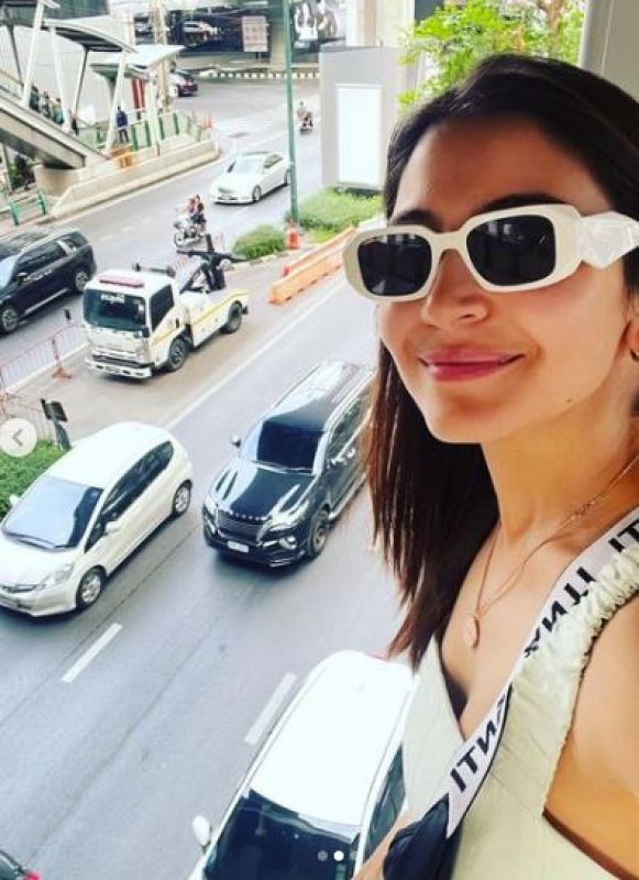 She captioned the post, " Didn’t do much on this short work trip to Bangkok so here’s my selfies with one of the most talked about things in Bangkok - Traffic!"
