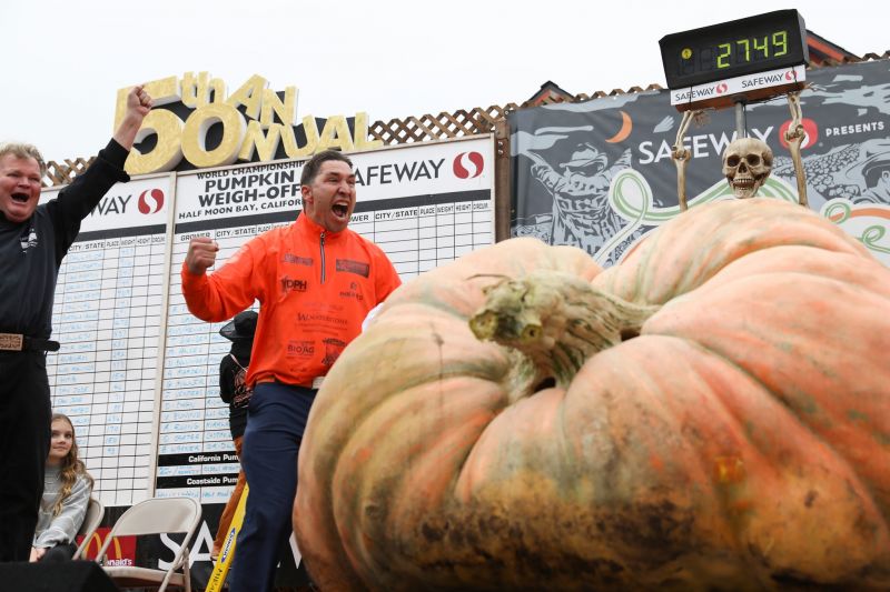 Travis Gienger Sets New Record: Wins 50th World Championship Pumpkin Weight-Off with Giant Pumpkin