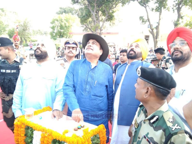 Nitin Gadkari hoisted 418-feet Tricolor at Attari-Wagha border, CM Bhagwant Mann was also present